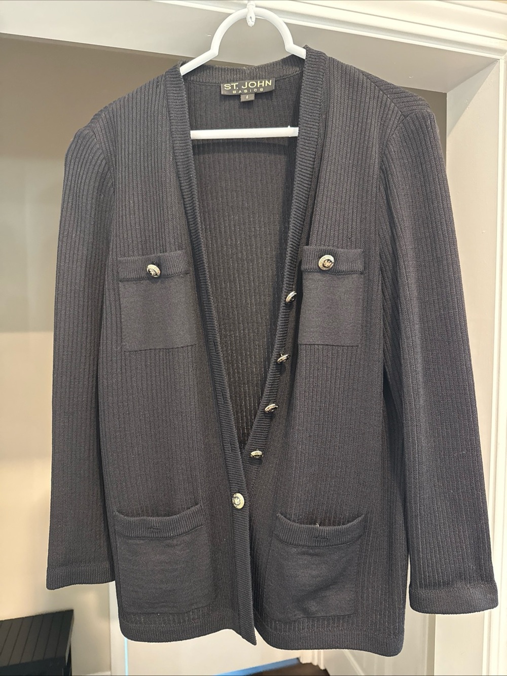 Classic St. John Black Ribbed Wool Blend Cardigan Sweater Jacket, Size 4